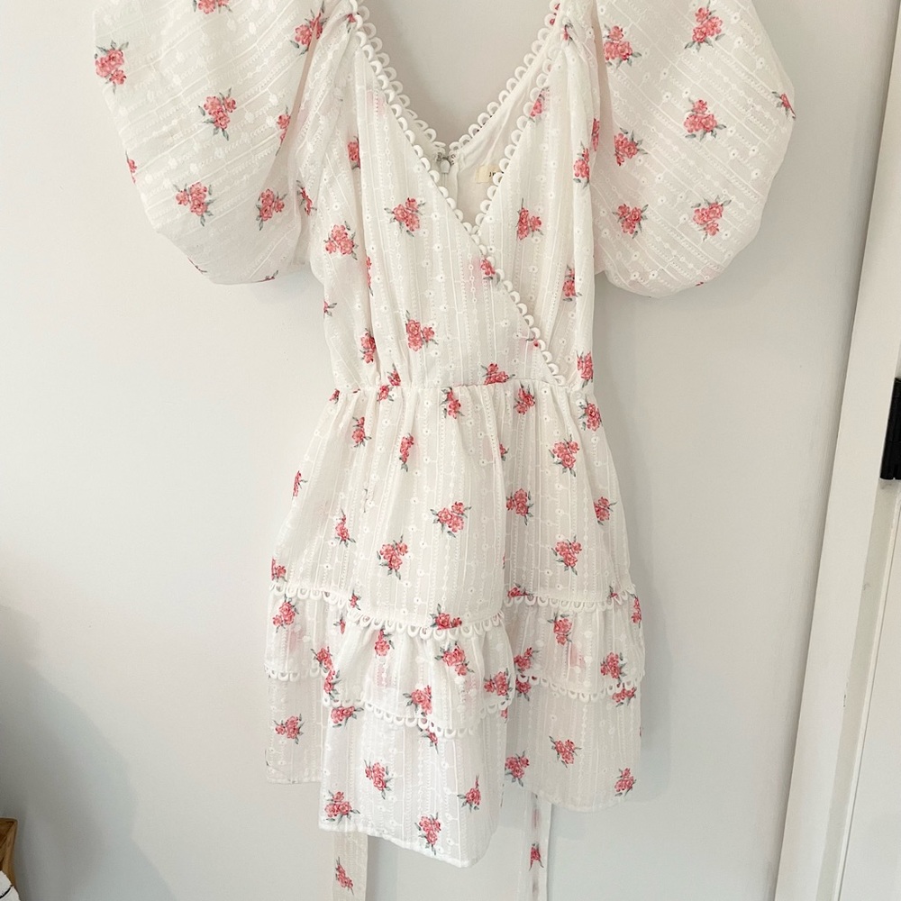 NWOT Just Me balloon sleeve white floral mini dress in size M